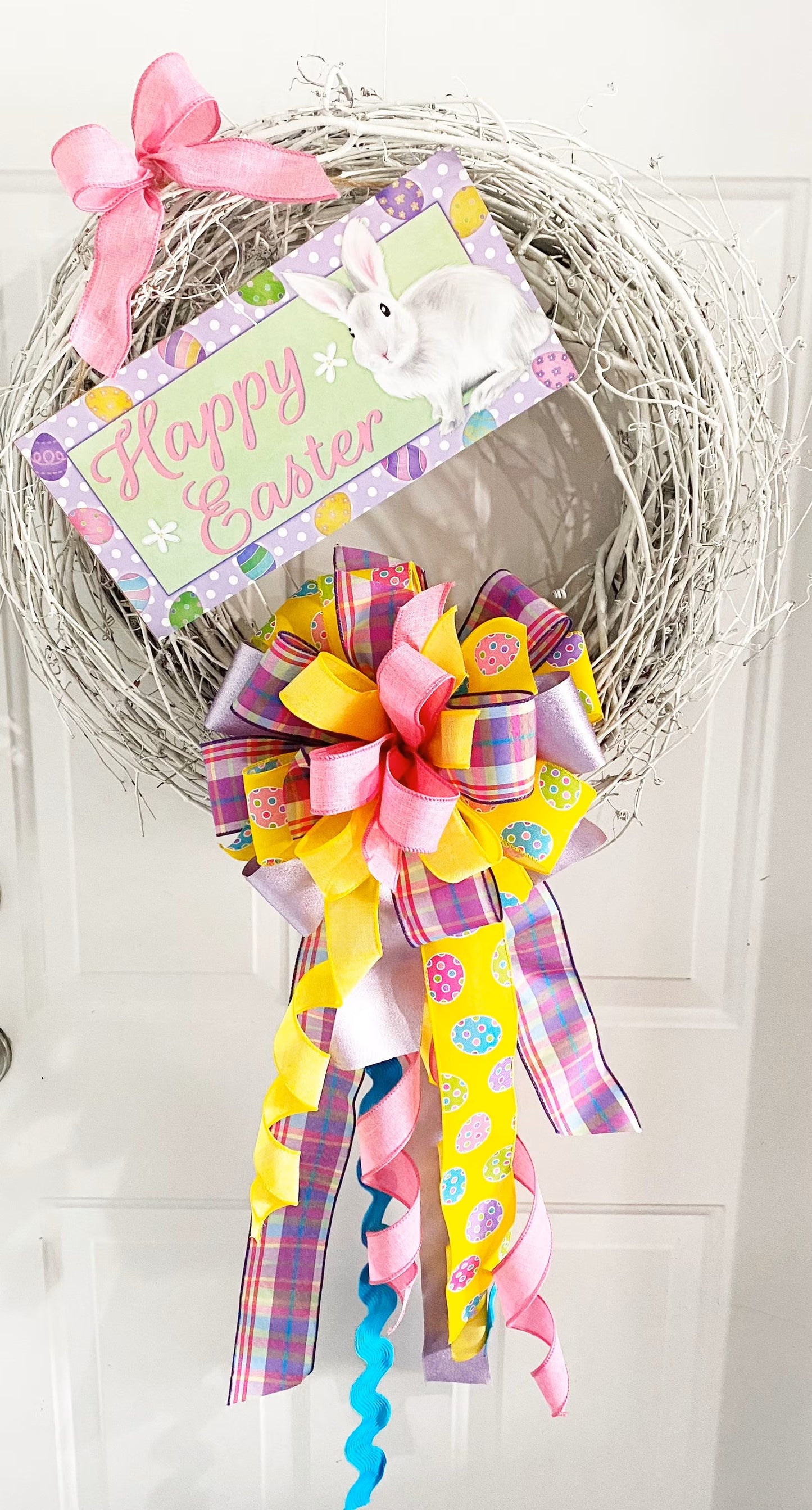 Easter Set including Pink & Yellow Bow with Plaque featuring Bunny and Happy Easter Print.