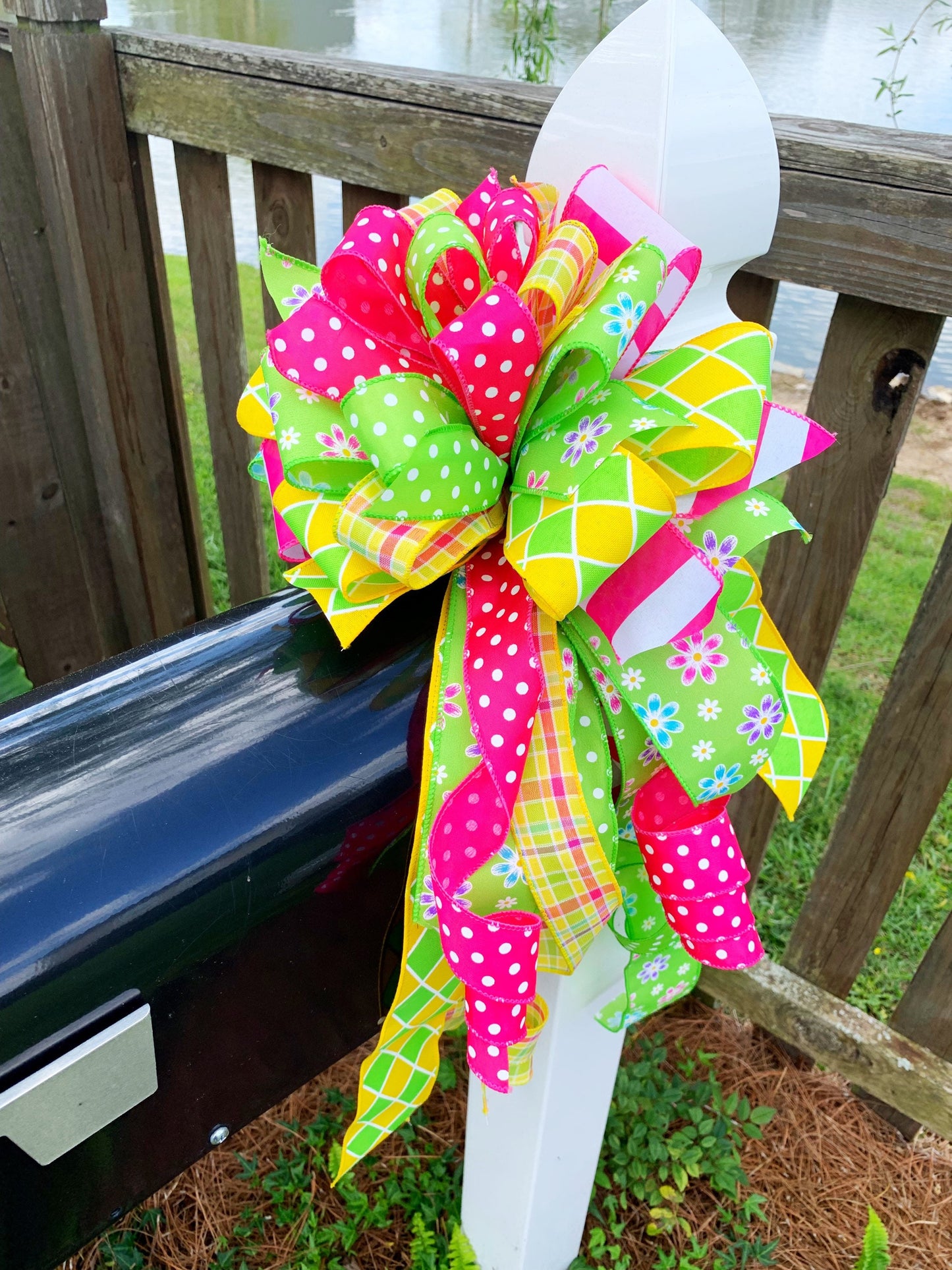 Everyday Collection - Flowers,Flower Ribbon, Floral Bow,Wreath Bow,Mailbox Bow,Gift, Gifts,Ribbon,Summer Bow,Polka Dots,Polka Dot Ribbon