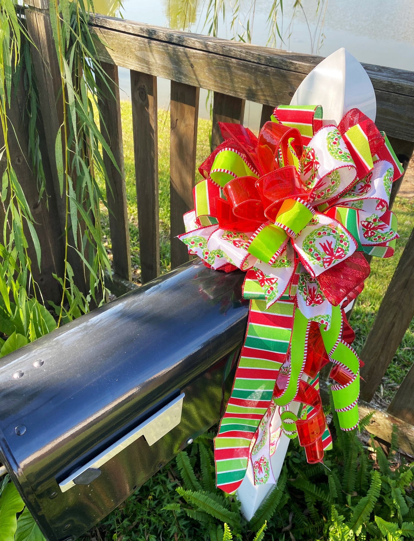 Christmas Bow in Red, White, and Green, Featuring Wreath and Jelly Ribbon. Perfect for Mailbox, Door, and Wreath.